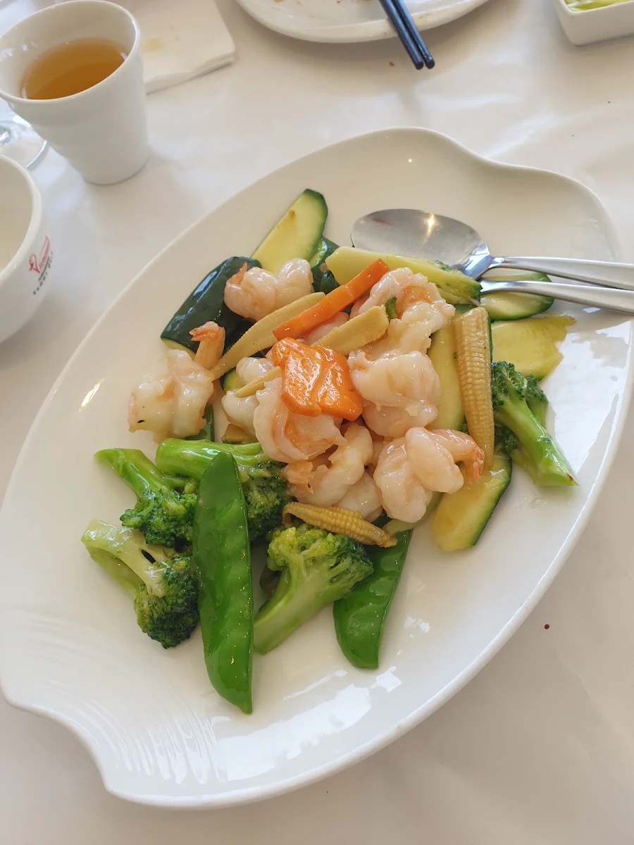 stir fried seafood combination with vegetable 海鲜炒什菜